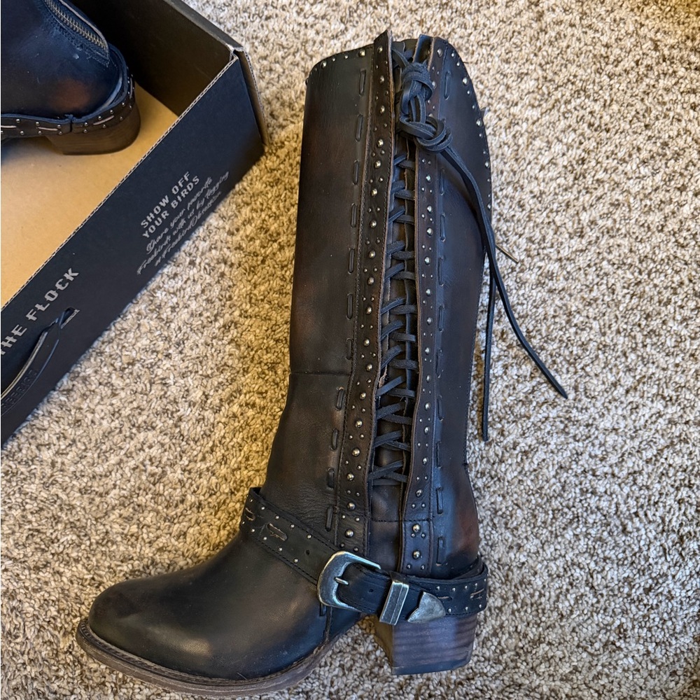 Freebird size 9 Contour Lace-Up Boots